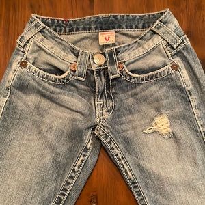 True Religion Jennifer Big T distressed jeans! Vintage flare silhouette style